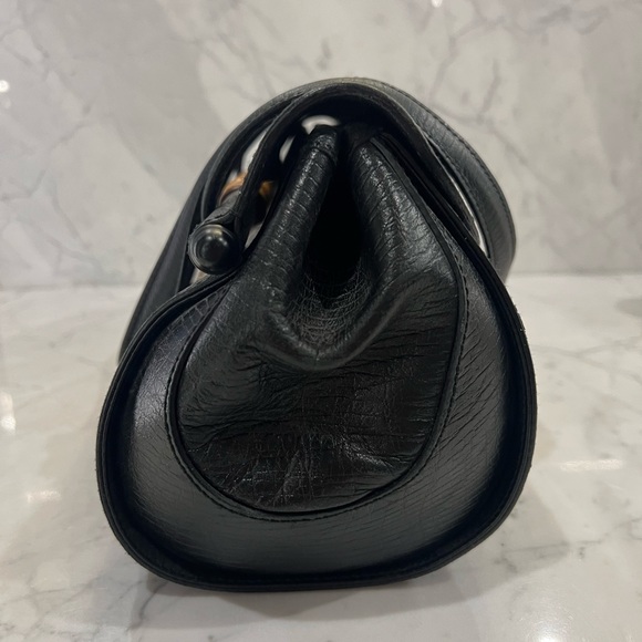 Gucci logo printed baguette shaped bag with bamboo detailing - Picture 6 of 7